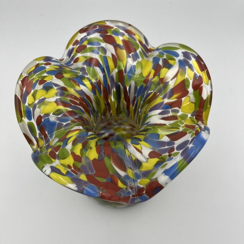 Mundbl�st glaskunst vase i Murano stil med flerfarvet m�nster