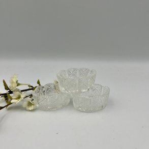Gammelt saltkar i presset glas med stjernem�nster
