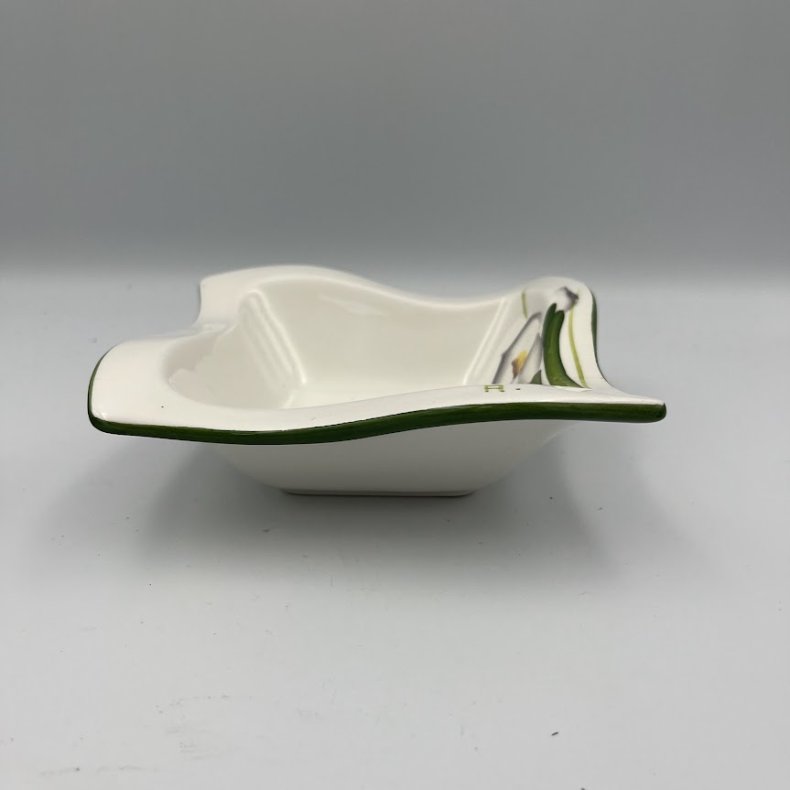 Vintage italiensk keramiksk�l med h�ndmalet calla lilje