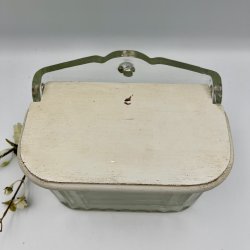 Vintage fransk saltkar i riflet glas med tr�l�g til v�goph�ng