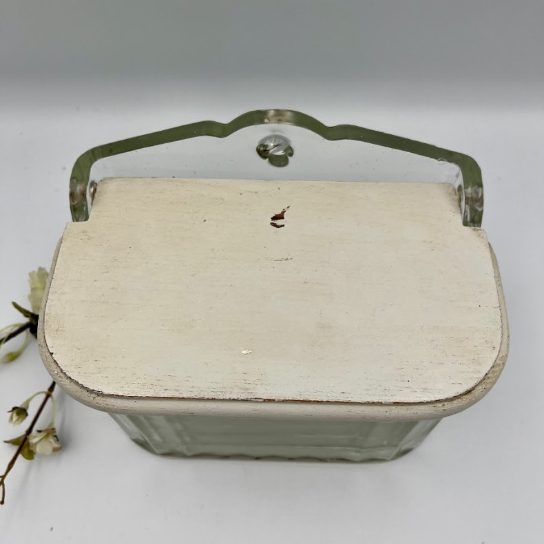 Vintage fransk saltkar i riflet glas med tr�l�g til v�goph�ng