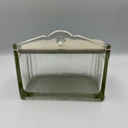 Vintage fransk saltkar i riflet glas med tr�l�g til v�goph�ng