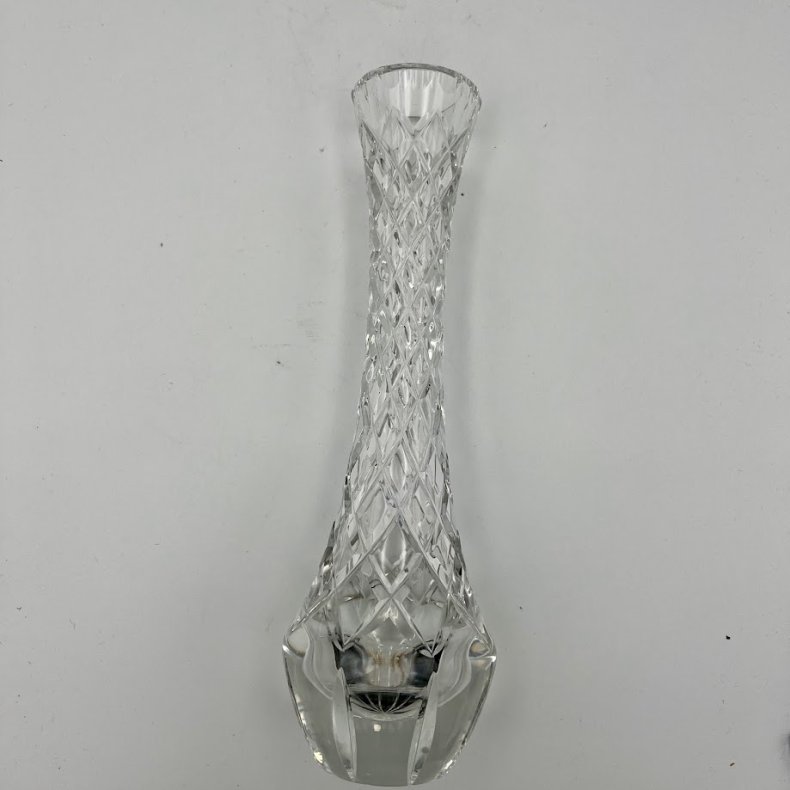 Elegant krystalvase med diamantm�nster