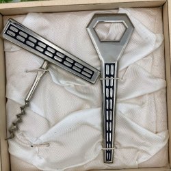 Oplukker og proptr�kker s�t i �ske