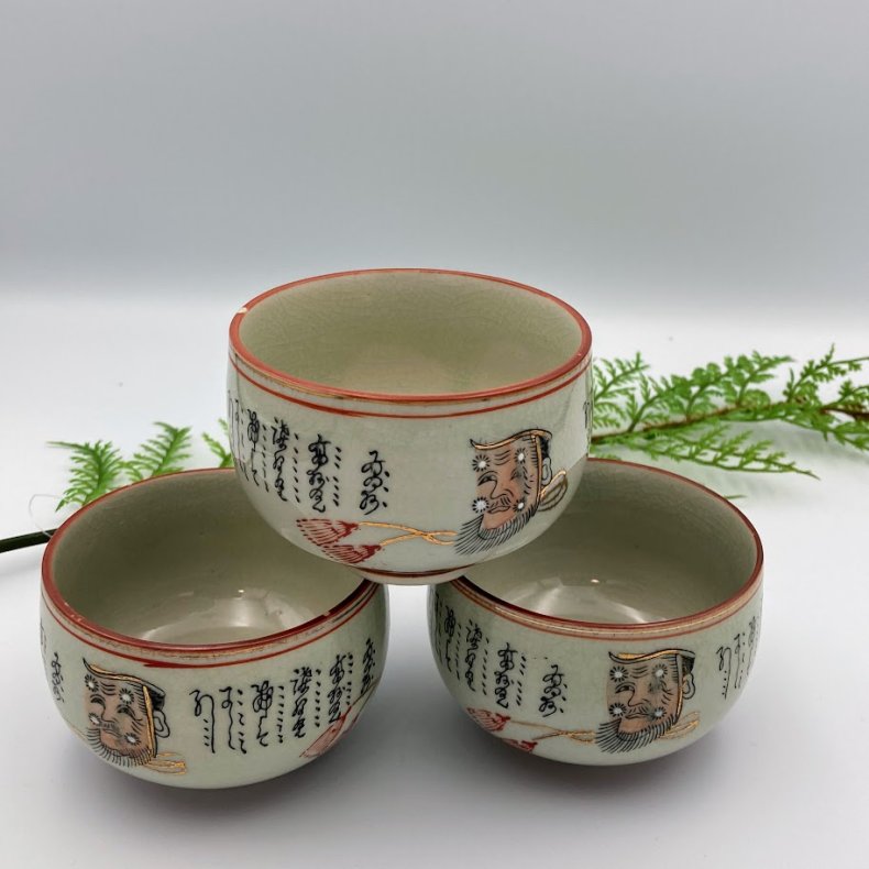 Smuk asiatisk keramiksk�l