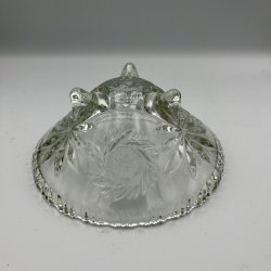 Glassk�l p� f�dder