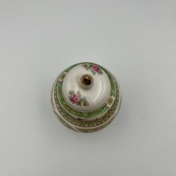 Smuk orientalsk porcel�nskrukke