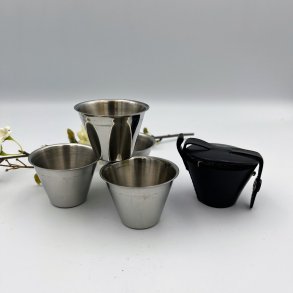 4 sm� b�ger i etui