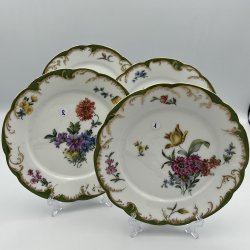 Tallerkner med blomster