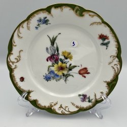 Tallerkner med blomster