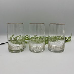 Glas med guldkant & m�nster