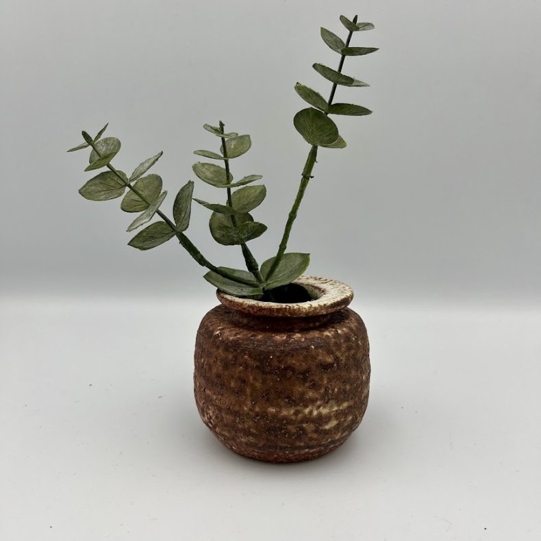 Lille brun keramikvase