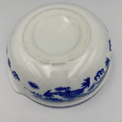 Porcel�nssk�l med dragemotiver