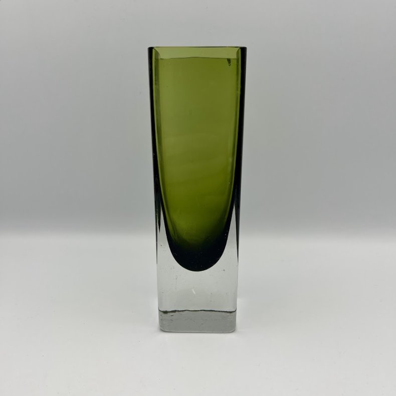 Gr�n glasvase