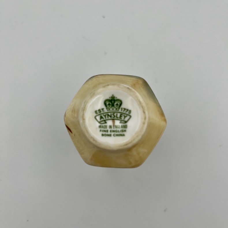 Lille porcel�nsvase