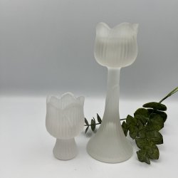 Tulipanformede lysestager