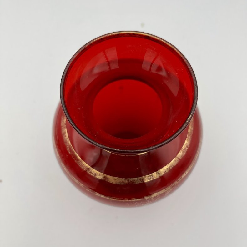 R�d vase