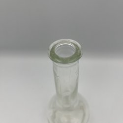Klar glasflaske