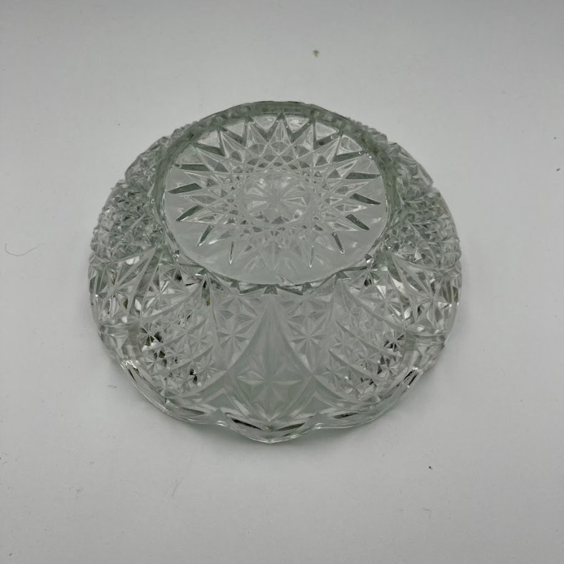 Facetslebet glassk�l 
