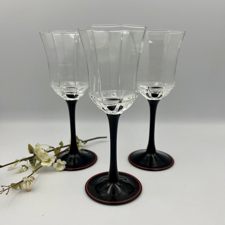 Luminarc Octime Vintage Vinglas med Sort Stilk og R�d Kant
