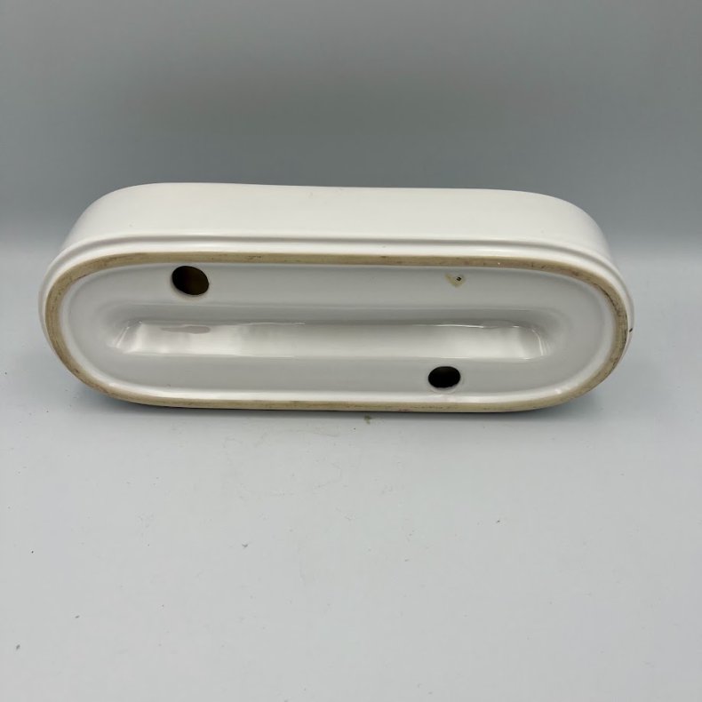 Elegant oval lysestage i hvid keramik til 4 lys