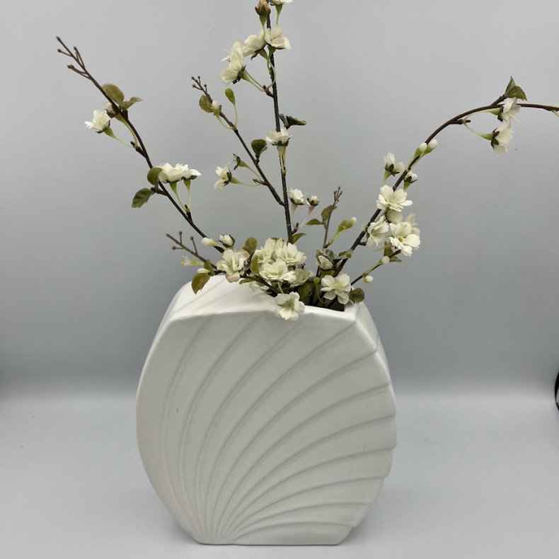 Hvid muslingeformet vase
