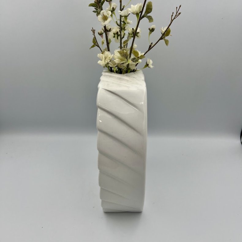 Hvid muslingeformet vase