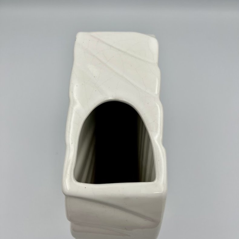Hvid muslingeformet vase