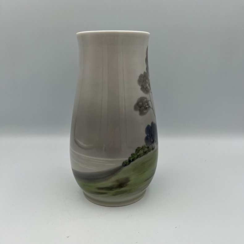 Bing &amp; Gr�ndahl vase med landskabsmotiv af tr�er.