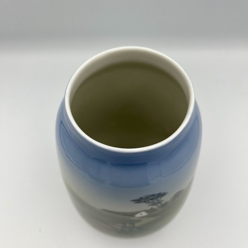 Royal Copenhagen Vase med landskab