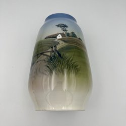 Royal Copenhagen Vase med landskab