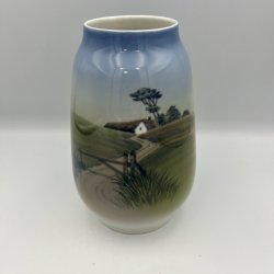 Royal Copenhagen Vase med landskab