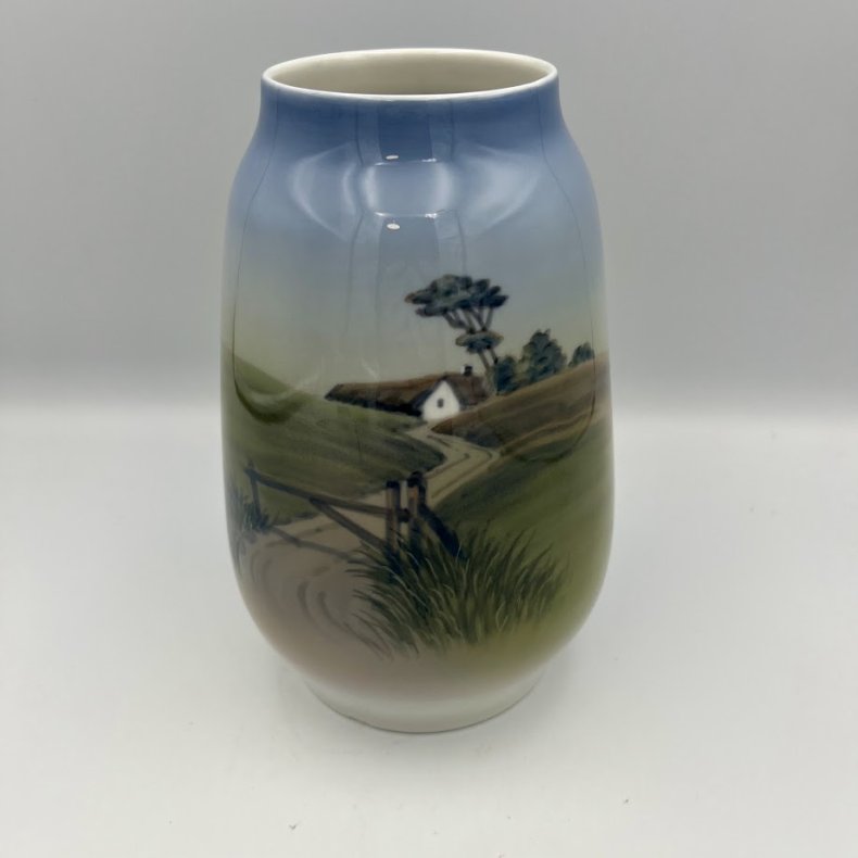 Royal Copenhagen Vase med landskab
