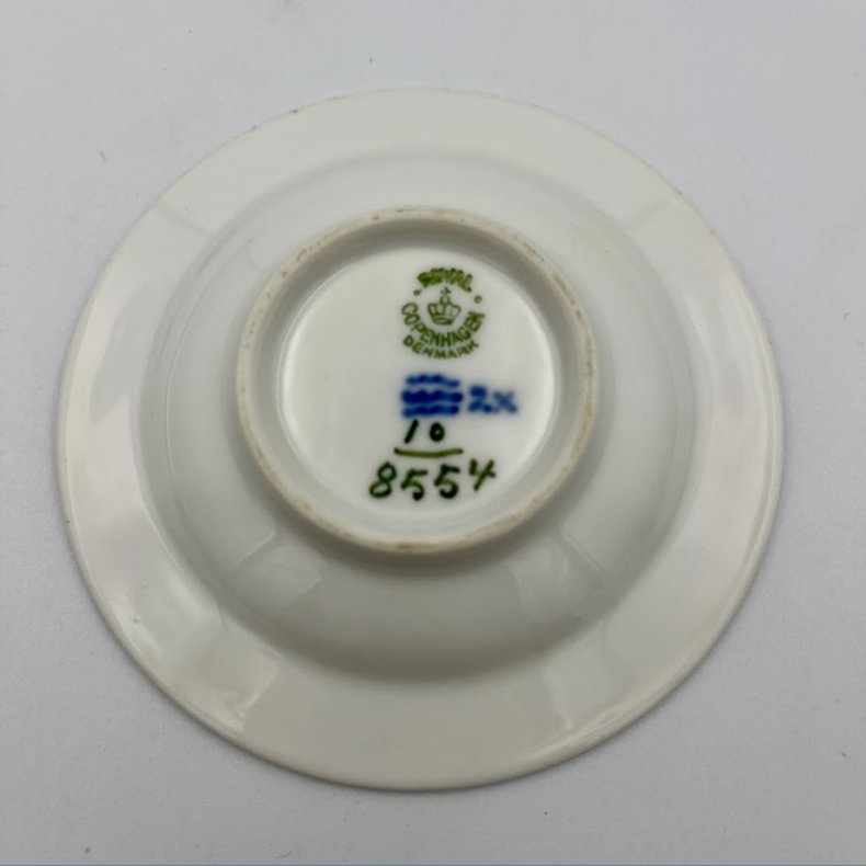 Royal Copenhagen Bl� Blomst Kantet asiet / sm�rkop