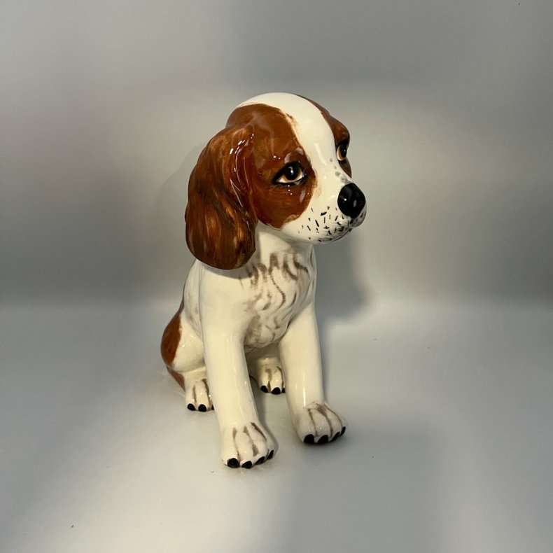 Vintage Italiensk Keramik Hund � H�ndmalet Spaniel / Beagle Hvalp (1970'erne)