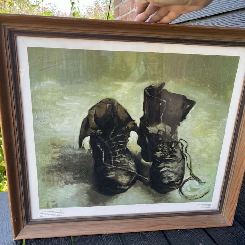 Kunsttryk af et par slidte st�vler