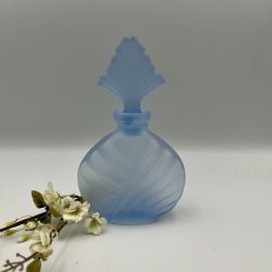 Elegant Vintage Parfumeflaske i Frostet Bl� Glas