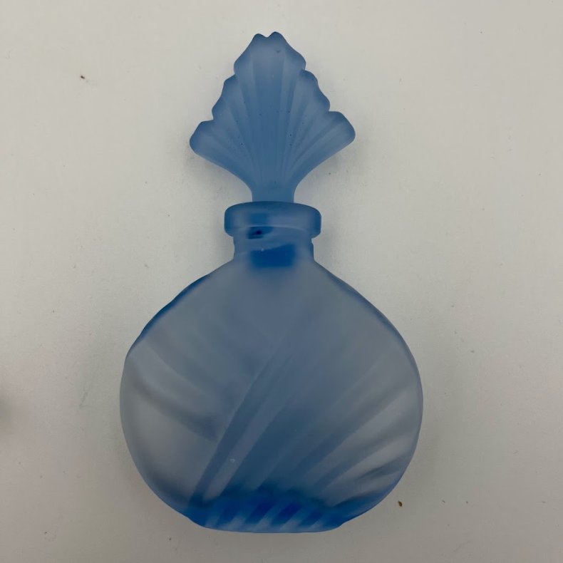 Elegant Vintage Parfumeflaske i Frostet Bl� Glas