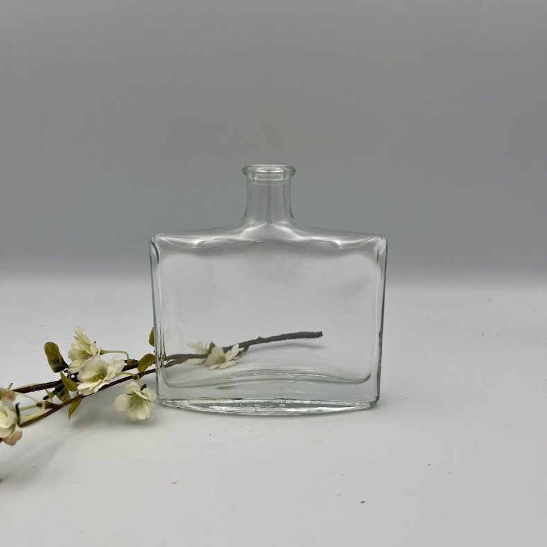 Flad &amp; rektangul�r glasflaske