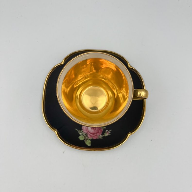 Elegant vintage mokkakop med underkop i porcel�n og 24K guld