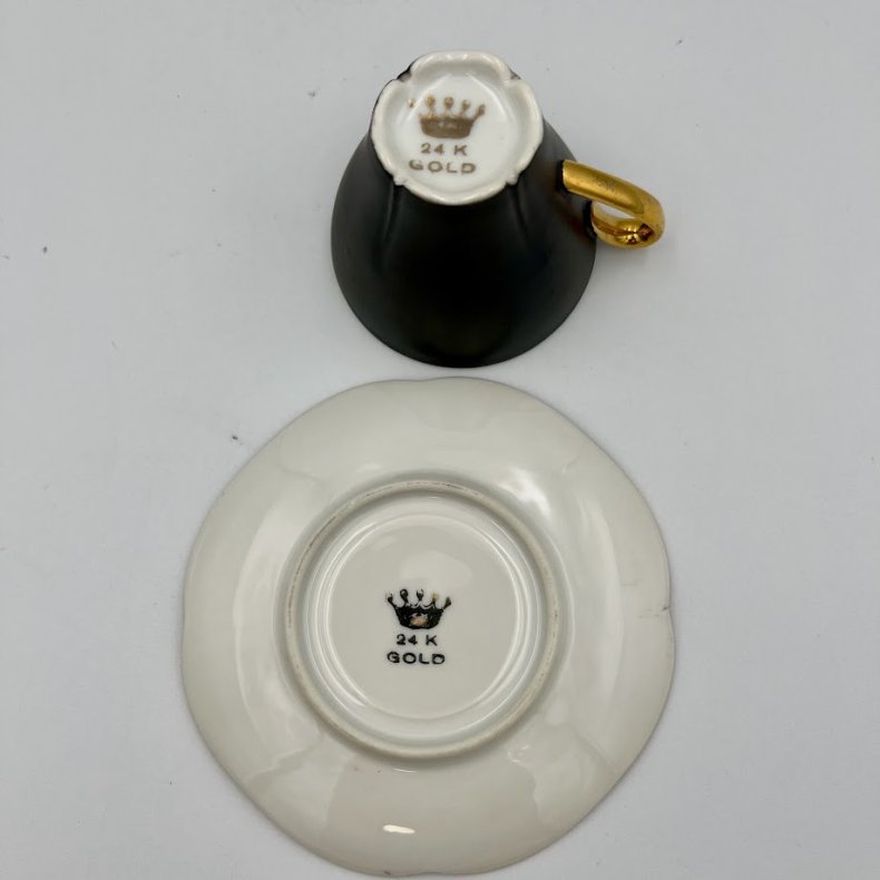 Elegant vintage mokkakop med underkop i porcel�n og 24K guld