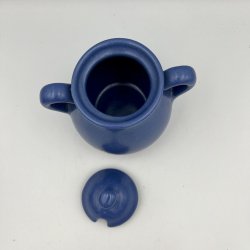 Smukt retro sukker- og fl�des�t i bl� keramik. 