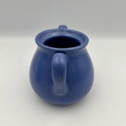Smukt retro sukker- og fl�des�t i bl� keramik. 