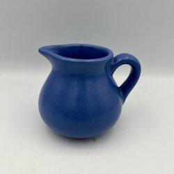 Smukt retro sukker- og fl�des�t i bl� keramik. 