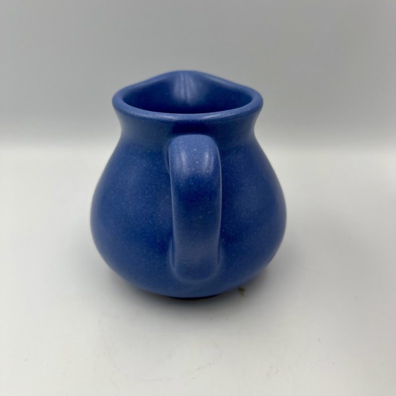 Smukt retro sukker- og fl�des�t i bl� keramik. 